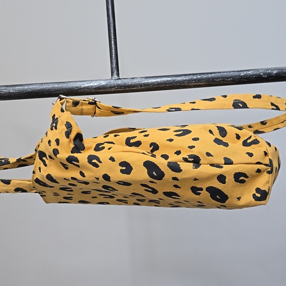 BAGGU Duck Tote Bag In Leopard Print - Picture 5 of 10